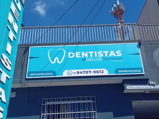 Lona com estrutura produzida e instalada sob medida.