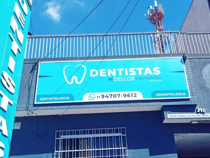 Fachada para Políticos e Escritório