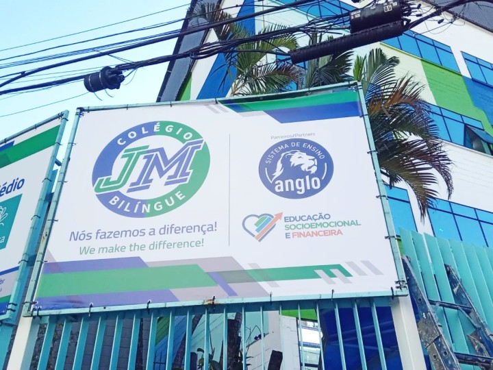 Fachada em Lona Personalizada