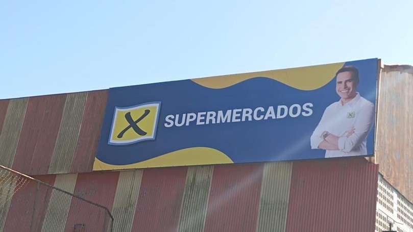 Lona personalizada com Estrutura