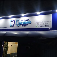 Fachada Personalizada para Dentista Iluminada | Gráfica Criarte